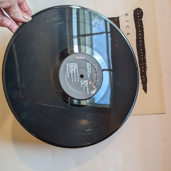 SOLD** Rick Astley Never Gonna Give You Up 12" inch vinyl remix - Picture 8 of 10